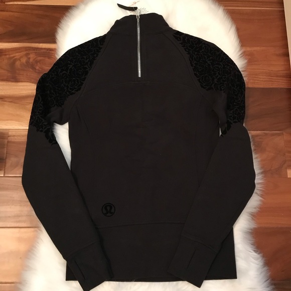 Nwt lululemon Floral flock pullover black size 2 - Picture 7 of 8